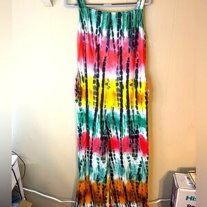Women vibrant Colorful Jumpsuit. Size XL. Reminds you of the Jungle.
